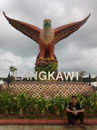 Langkawi juga dikenali sebagai sebuah pulau yang bebas cukai. Langkawi Pulau Bebas Cukai Untuk Belanja Murah Di Malaysia