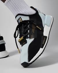 The adidas nmd_r1 v2 is the next generation of the simplistic, yet highly advanced nmd_r1 model. Adidas Nmd R1 V2 Adidas Sneaker Adidas Originals Sneaker Sneaker
