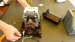 Si le compteur électrique est vieux et fonctionne mal, il est essentiel de le faire remplacer par. Compteur Edf Triphase Demonte Fonctionnement Youtube