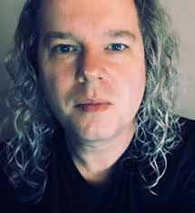 Lori Finkel's Instagram, Twitter & Facebook