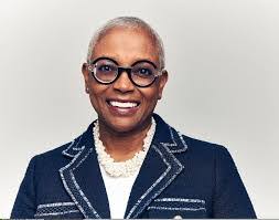 Alanna Bruce's Instagram, Twitter & Facebook