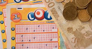 Lors de la conférence de presse de présentation du nouveau loto, la fdj a annoncé en grand pompe l'arrivée de cette tombola loto qui faisait écho à la tombola my million, lancée quant à elle en février 2014 pour la loterie euromillions. Super Loto Du Vendredi 13 La Famille A Touche 13 Millions D Euros La Semaine Des Pyrenees