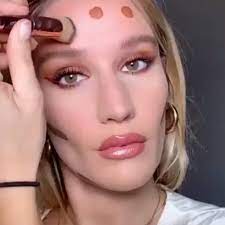 Ideal if you want to create a buildable, natural contour. Flussiger Konturstift Hollywood Contour Wand Light Medium Charlotte Tilbury