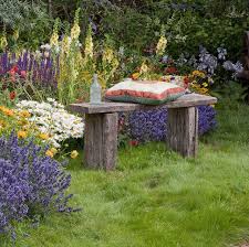 It's really just a plywood box dressed up with solid wood slats. 22 Diy Garden Bench Ideas Free Plans For Outdoor Benches