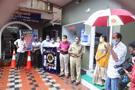 big salute to the police force lions club of triprayar facebook facebook
