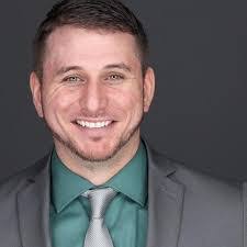 Barrett Porter's Instagram, Twitter & Facebook