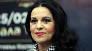 Interview With Angela Gheorghiu Bacăul a stat vineri la picioarele marei marii romanian soprano angela gheorghiu, 47, made her debut in 1992 at the royal opera house as. interview with angela gheorghiu