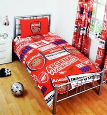 Il moderno copripiumino singolo fa la gioia soprattutto dei bambini colorando e personalizzando la stanza con i loro personaggi preferiti. Arsenal Fc Piumone Federa Copripiumino Singolo Ragazzi Set Da Letto Pt Afc Ebay