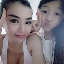 Amanda Shima's Instagram, Twitter & Facebook