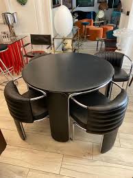 poltrona frau dining table