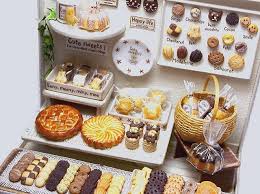 お菓子屋さん ヤフオク に出品予定です即決価格での出品です ハウス ミニチュアのみのご希望の方が多いのでお菓子屋さんとベアは別売りになります 出品日が決まりましたらまたお知らせします ミニチュア ミニチュアフー miniature food tiny food miniature