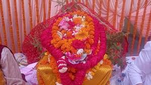 Badrinath Dham Gadu Ghada Oil Kalash Yatra Devotees Visited In Rishikesh  badrinath Doors Will Open On 12th May - Amar Ujala Hindi News Live -  Chardham Yatra :ऋषिकेश में श्रद्धालुओं ने किए