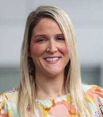 Lesley Beard's Instagram, Twitter & Facebook