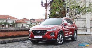 The new 7 seater hyundai santa fe comes with cutting edge technology, luxury design and advanced safety features. Review All New Hyundai Santa Fe Revolutionary Design And Driving Experience Reviews Carlist My