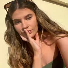 Flora Penn (@flora_penn)