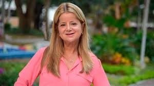 She was the vice presidential nominee for the radical change in 2010, and in 2012 she was elected mayor of barranquilla, the capital of atlantico. Elsa Noguera Es La Nueva Gobernadora Del Atlantico