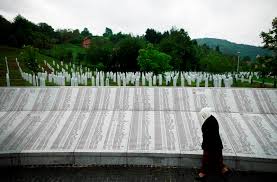 Sejarah tragedi pembantaian muslim bosnia di srebrenica. As Kritik Upaya Serbia Tutupi Sejarah Pembantaian Muslim Srebrenica Okezone News