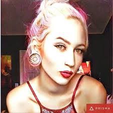 Billie Knowles's Instagram, Twitter & Facebook