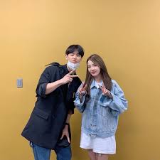 She has two younger siblings, thunder, who is a musician as well, and a sister durami. For Hongseok On Twitter 200530 Sandara Park Daraxxi Instagram Https T Co Yenifelmms í™ì„ ì–'í™ì„ Hongseok íŽœíƒ€ê³¤ Pentagon Cube Ptg