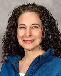 Sara Bell's Instagram, Twitter & Facebook