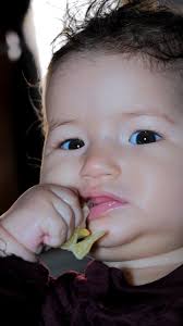 "Bugun birinchi marta 🍋 limonni tatib ko'rdik. 🍋 Do'konda tanlayotganimda  hamma narsa boshqacha ko'ringandi, lekin natija yuzida aks etdi! 😂  Farzandining mana shunaqa samimiy kulgisini sog'inganlar ...