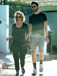 Ben barnes, jessie mei li and archie renaux talk special effects in the magical world of shadow & bone, now streaming on netflix. Julianne Hough Emerges From Quarantine With Handsome British Actor Ben Barnes In La Daily Mail Online