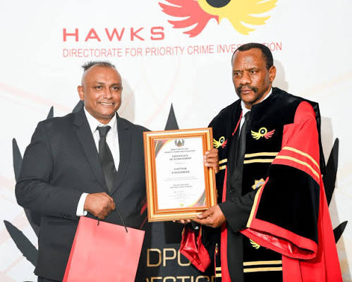 The Former HAWKS National Head Lt Gen Godfrey Lebeya once gave Lt Col Deena Govender a special “National Head Award” this is an Award were the National Head Specifically chooses 3 DPCI