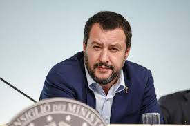 Intervista allo specchio, prefazione di maurizio belpietro, roma, altaforte. Liebes Aus Auf Instagram Italiens Vize Premier Salvini Wieder Single