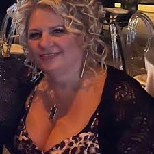 Do any of the diamond club swim out rooms face the ocean or pool?