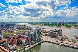 Meist ausgestattet mit anlagen zum beladen oder löschen der schiffe sowie weiterer infrastruktur. Antwerpen In Belgien Sehenswurdigkeiten Der Hafenstadt