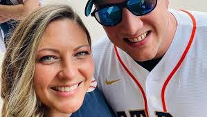 Alicia Dodson's Instagram, Twitter & Facebook