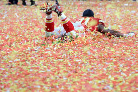 Derrick nnadi is celebrating the chiefs' super bowl victory by paying all of the adoption fees for dogs currently at the kc pet project shelter. Chiefs Nnadi Pays Dog Adoption Fees To Mark Super Bowl Win