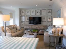 A cool and crisp living room is a great juxtaposition to the heat and humidity of the beach. 16 Inspirational Ideas For Decorating Beach Themed Living Room