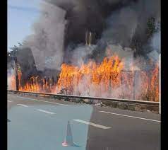 Vous avez achetez une maison ou un appartement, vous êtes propriétaire depuis longtemps et vous avez subi un incendie. Essonne Un Important Incendie Sur La N104 Exterieure S Est Declare A Corbeil Essonnes Actu Essonne