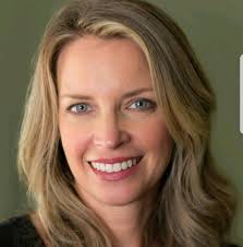 Carrie Higgs's Instagram, Twitter & Facebook