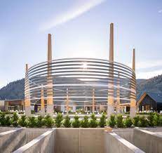 The majority of all vineyards and investment in the wine industry is located in this area which is quickly becoming. The Village District Wine Village