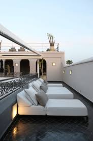 Chez Dar Bahi A Marrakech Riad Ouais Que Ce Soit Pour Un Sejour De Detente Ou De Decouverte A Marrakech Vous Maison Maroc Maison Avec Patio Terrasse Design