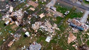 Aug 24, 2021 · hurricane laura made landfall in southwest louisiana nearly a year ago but local officials and state insurance regulators say the area still a long way to go to recover. Dozens Of Louisiana Families Didn T Evacuate Hurricane Laura Official Says Abc News