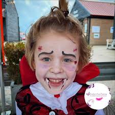 Another lovely party, this time celebrating the lovely rainbow and unicorn  obsessed Talia! 🌈🦄 What a beautiful family. I love that both grandmas got  involved with the face painting fun! And what