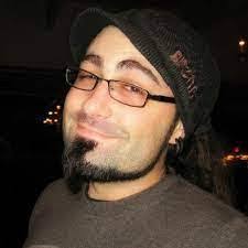 Seth Bayliss's Instagram, Twitter & Facebook