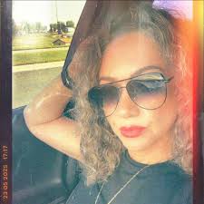 Who can make a dinosaur themed cake for a birthday?