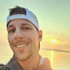 I'm looking for a set of cooking hands for an event