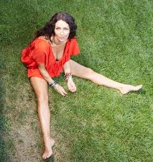 Pleca definitiv la monaco, dezgustată de lumea rea și crudă. Mihaela Radulescu S Feet Wikifeet