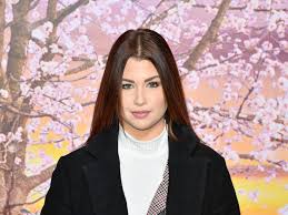 Channels are a simple, beautiful way to showcase and watch videos. Aesthetic Medicine The Famous Youtubeuse Enjoy Phoenix Admits Having Used Injections Fashion Diiary 1 Source For Fashion Lifestyle Inspiration