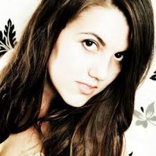 Dee Hammond (@DesiaHammond)