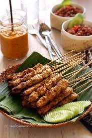 Sate Ambal With Tempe Sauce So So Yummy Food Shishkabob Food Food Photography Food Presentation