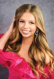 Amber Lees's Instagram, Twitter & Facebook