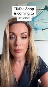 Muriel Foley's Instagram, Twitter & Facebook