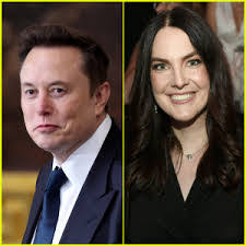 Lindsay Ellington's Instagram, Twitter & Facebook