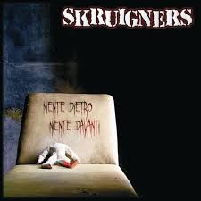 La versione esatta è d'accordo, con l'apostrofo che sostituisce la i della brutta forma: Come Foglie Skruigners Testo Della Canzone